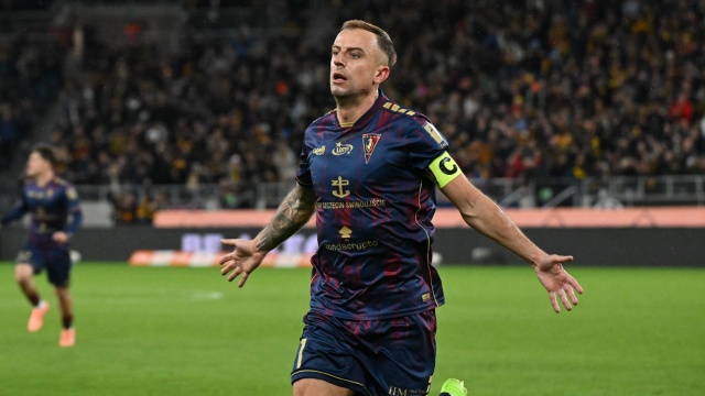 Piłkarze Pogoni nie zatrzymali się na Pasach. Szczecinianie pokonali Cracovię Kraków 2:1 w 13 kolejce ekstraklasy.