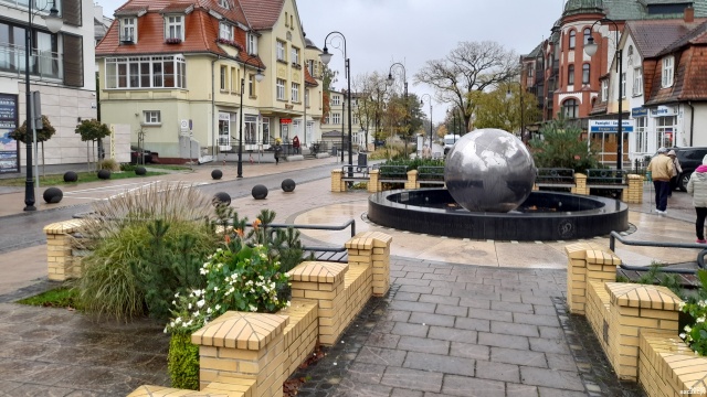 Mieszkańcy wyszli z propozycją, przekształcenia deptaku przy ul. Słowackiego w Świnoujściu na dostępną dla wszystkich pojazdów drogę. Miasto nie odmawia, ale nie daje także jednoznacznej odpowiedzi.