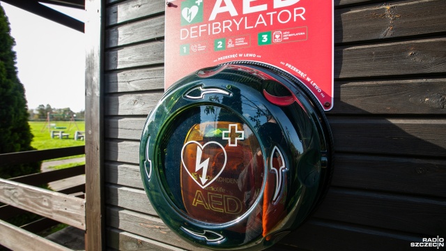 Nowy defibrylator w Szczecinie. Urządzenie ratujące życie pojawiło się na Wyspie Puckiej.