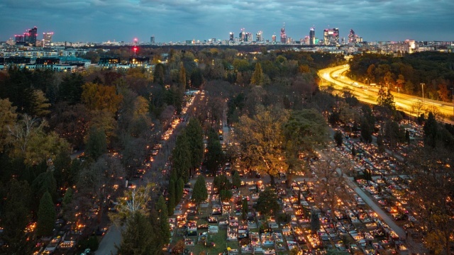 W Dniu Zadusznym w tej najstarszej zbiórce w kraju biorą udział ludzie związani z kulturą.