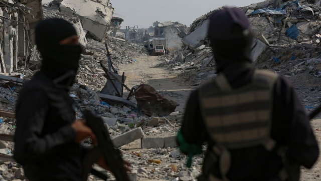 Izraelskie wojsko poinformowało, że Hamas przekazał Czerwonemu Krzyżowi szczątki trzech kolejnych zakładników. Trumny są w drodze do oddziałów Sił Obronnych Izraela w Strefie Gazy.