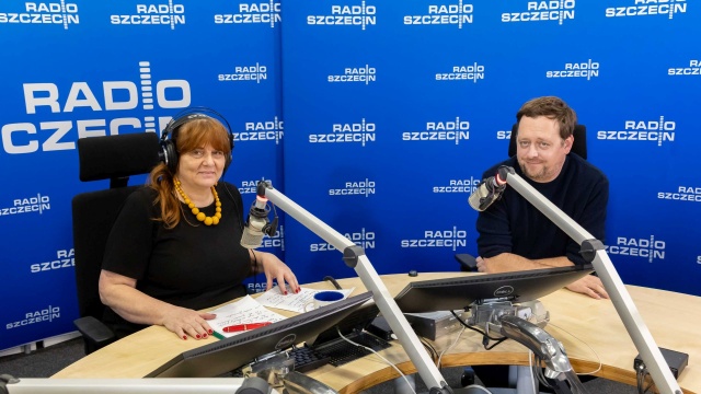 To była faktyczna walka z żywiołem, a emocje były prawdziwe. Reżyser Heweliusza - Jan Holoubek - mówił w porannych Rozmowach pod krawatem Radia Szczecin - o tym, przed jakimi wyzwaniami stanęła ekipa serialu.