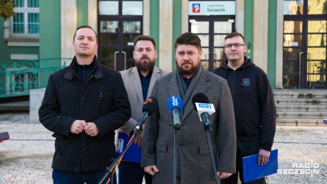 Szczecińscy społecznicy z pomysłami na zmiany w strefie płatnego parkowania. Na konferencji zorganizowanej przez Nową Nadzieję aktywiści przedstawili postulaty, które złożyli w Urzędzie Miasta.