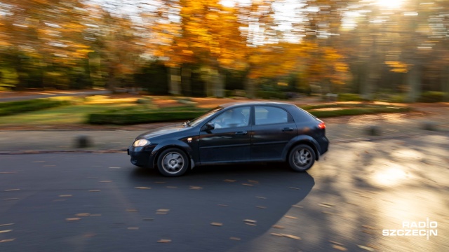 Wykonują niebezpieczne manewry i trąbią na pieszych - relacjonuje słuchacz, który zwrócił się do Czasu Reakcji Radia Szczecin, zaniepokojony zachowaniem kierowców na Cmentarzu Centralnym.