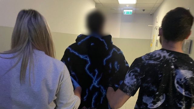 Strzelali z wiatrówki i niszczyli mienie - trzech sprawców ze Stargardu usłyszało zarzuty. Dwóch z nich to nieletni: 15-i 17-latkowie, trzeci to 21-latek.