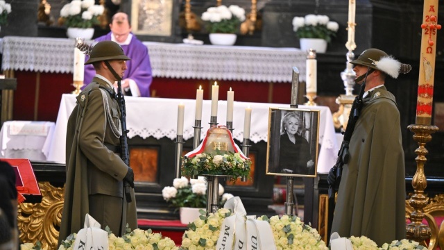 Elżbieta Penderecka spoczęła obok męża w Panteonie Narodowym w kryptach kościoła Piotra i Pawła w Krakowie.