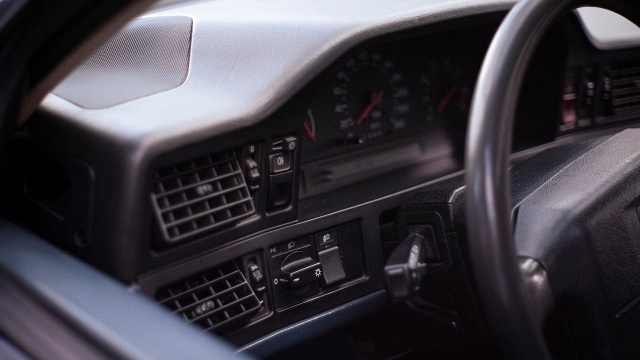 Kołobrzeski magistrat sprzedaje pojazdy, które zostały porzucone na ulicach miasta.