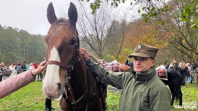 Trochę historii i dobrej zabawy. W Świnoujściu rocznicę odzyskania niepodległości przez Polskę, mieszkańcy celebrują na patriotycznym pikniku.
