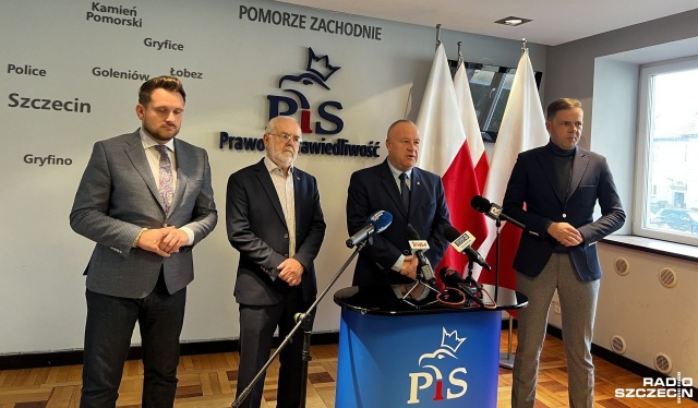 Państwo musi znaleźć pieniądze na nowy tomograf dla szpitala w Zdrojach - mówią politycy Prawa i Sprawiedliwości. Sprzęt od ponad roku jest zepsuty, a rodzice małych pacjentów zorganizowali w internecie zbiórkę na zakup nowego urządzenia.