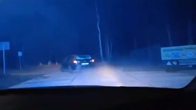 Miał ponad 1,5 promila i próbował uniknąć kontroli drogowej - policjanci po pościgu zatrzymali 42-letniego kierowcę. Do zdarzenia doszło w nocy na terenie Klinisk Wielkich.