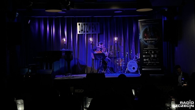 Piosenki o rondach, paszteciku, a nawet o Cmentarzu Centralnym zabrzmiały w trakcie tegorocznego festiwalu Audiobrzegi.