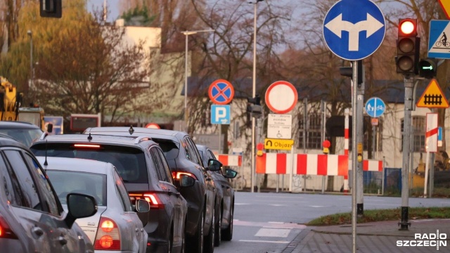 Zamknięty został przejazd kolejowy przy ulicy Bałtyckiej i Solnej, w obrębie tzw. małej kołobrzeskiej obwodnicy. Powodem jest remont przejazdu na linii 402 prowadzącej do Goleniowa.