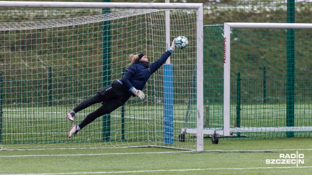 Bramkarka Natalia Radkiewicz i obrończyni Weronika Szymaszek z Pogoni Szczecin zostały powołane do piłkarskiej reprezentacji Polski kobiet na towarzyskie mecze ze Słowenią i Łotwą.