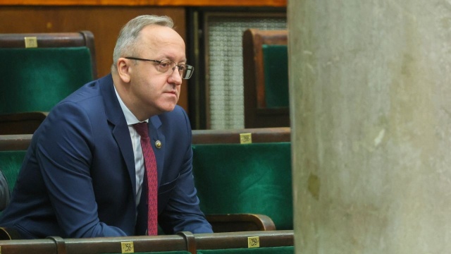 Sejm nie powołał w piątek dr. hab. Karola Polejowskiego na stanowisko prezesa Instytutu Pamięci Narodowej. Oznacza to, że procedura związana z konkursem na prezesa IPN rozpocznie się od nowa.