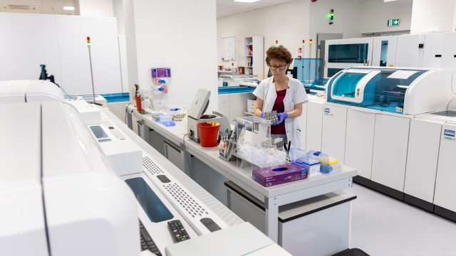 W szpitalu a szczecińskich Pomorzanach oficjalnie otwarto Zakład Diagnostyki Laboratoryjnej, Bank Krwi, a także specjalistyczna pracownia HLA.