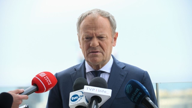 Zarówno sprzedaż detaliczna jak i produkcja przemysłowa przekroczyły przewidywania analityków jeśli chodzi o tempo rozwoju, Polska wyprzedza wszystkie pozostałe duże gospodarki europejskie - ocenił we wtorek premier Donald Tusk, komentując dane Głównego Urzędu Statystycznego.