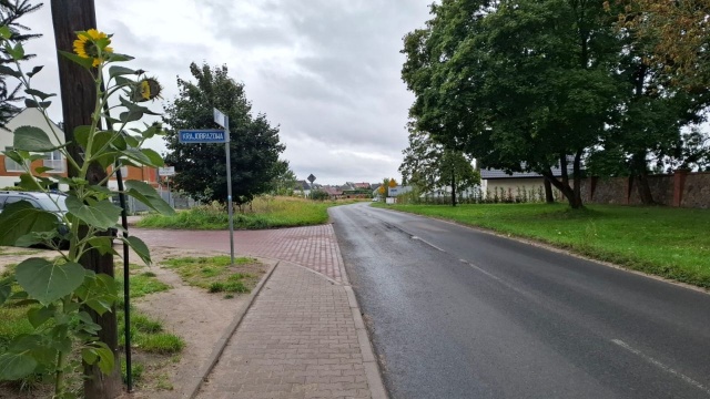 Są chętni na budowę trasy pieszo-rowerowej między Dobrą a Lubieszynem. Inwestycja ma ruszyć w przyszłym roku.