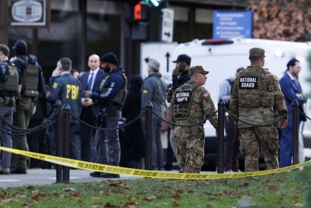 Dwóch żołnierzy amerykańskiej Gwardii Narodowej zostało ciężko rannych podczas strzelaniny w pobliżu Białego Domu.