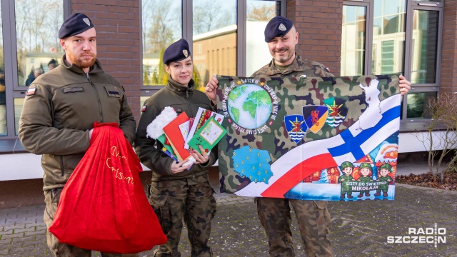 Ponad 1,5 tysiąca listów do wioski świętego Mikołaja zawiozą żołnierze szczecińskiego Korpusu NATO.