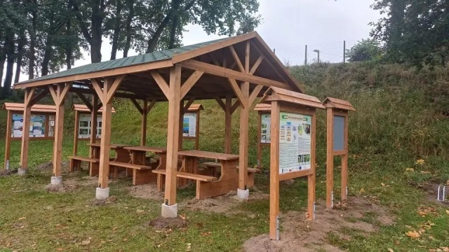 Leśna Klasa stanęła w Tuczy na Jeziorem Woświn, w powiecie łobeskim. To dzięki unijnym środkom.