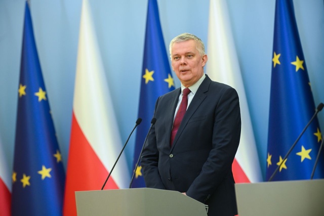 Służby będą wyjaśniać, w jaki sposób trzej zatrzymani Ukraińcy wykorzystywali sprzęt hakerski. Mężczyźni mieli przy sobie między innymi urządzenia służące do ingerencji w systemy informatyczne.