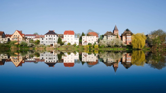 Burmistrz Barlinka walczy z niemieckim właścicielem firmy HaCon, która produkuje żeliwne odlewy. Mieszkańcy od lat skarżą się na nieznośny odór, który utrudnia im życie.