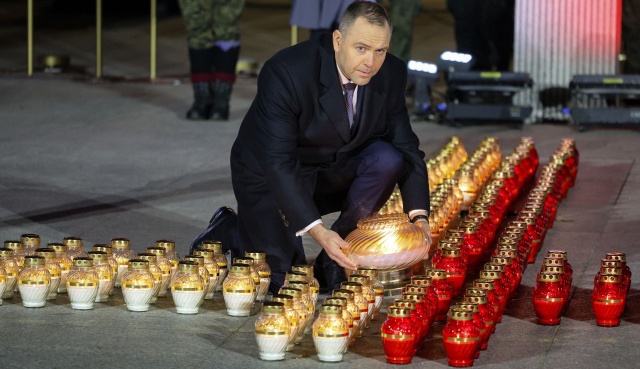 Prezydent Karol Nawrocki zapalił Światło Wolności w 44. rocznicę stanu wojennego. Po uroczystości mówił, że stan wojenny to było zło w czystej postaci.