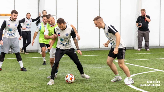 Świt Szczecin wygrał charytatywny turniej piłki nożnej Północ dla Adasia Orlika, zakończony na boisku pod balonem obiektu przy ul. Stołczyńskiej.