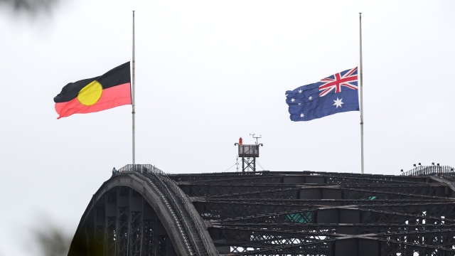 Sprawcami ataku na plaży Bondi w Sydney byli ojciec i syn. Wstępne wyniki śledztwa wykazują, że za zamach podczas obchodów żydowskiego święta, w którym zginęło 16 osób, a 40 zostało rannych, odpowiadało tylko dwóch sprawców.