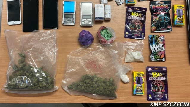 Policjanci ze Szczecina udaremnili handel narkotykami ukrytymi w słodyczach.