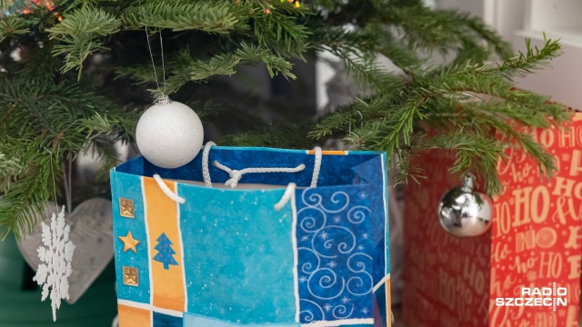 Świąteczne prezenty to nie tylko miły gest, ale także odbicie osobowości darczyńcy - tak uważają niektórzy mieszkańcy.