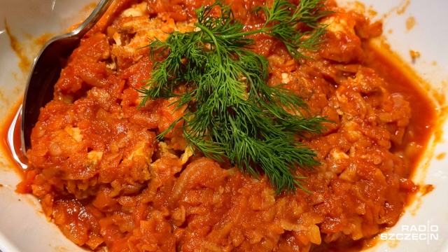 Wekowanie i mrożenie - szczeciński szef kuchni radzi, co zrobić ze świątecznym jedzeniem, aby nie wylądowało w koszu. Doświadczony kucharz przyznaje - sposobów na przetworzenie żywności jest wiele.