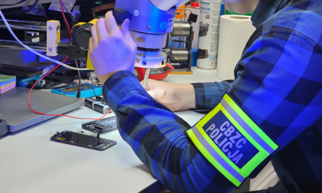 Policjanci zabezpieczyli ponad 150 tysięcy sztuk tabletek i ampułek narkotyków oraz środków anabolicznych i dopingujących.