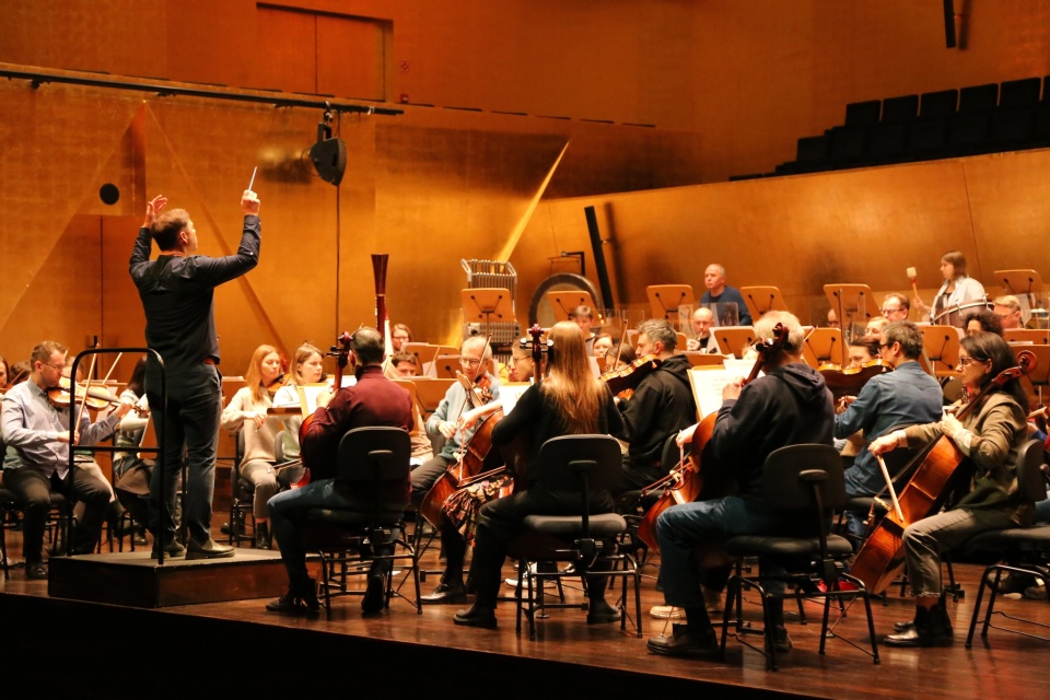 Próba generalna Orkiestry Symfonicznej Filharmonii w Szczecinie pod dyrekcją Przemyslawa Neumanna przed Koncertem Prezydenckim. Fot. Leszek Konicki