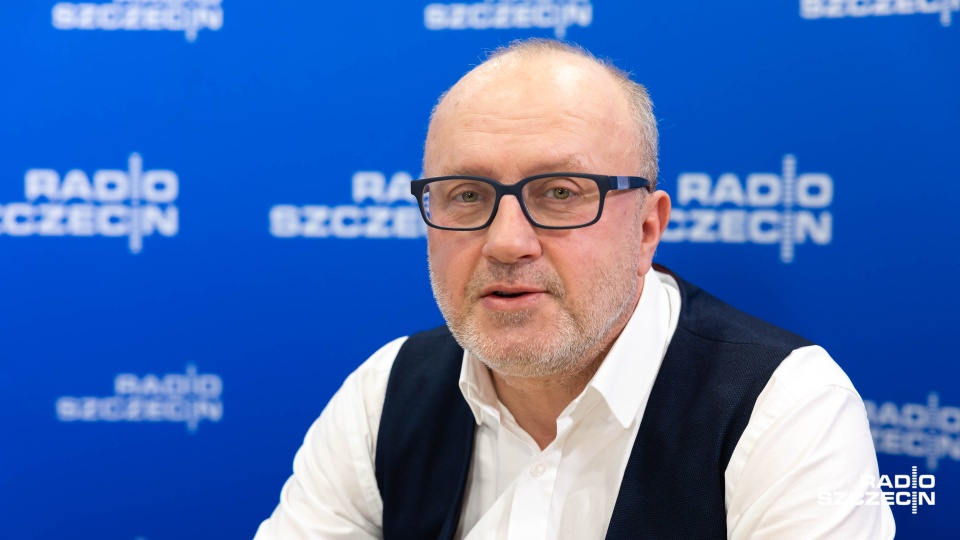 Kmdr por. rez. Artur Bilski, ekspert ds. obronności, były oficer kwatery głównej NATO. Fot. Robert Stachnik [Radio Szczecin]