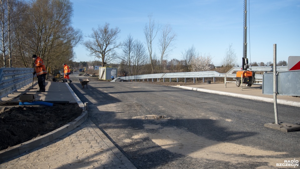 Most nad Żółnierską Strugą w ciągu ul. Lubczyńskiej w Szczecinie. Fot. Kamila Kozioł [Radio Szczecin]