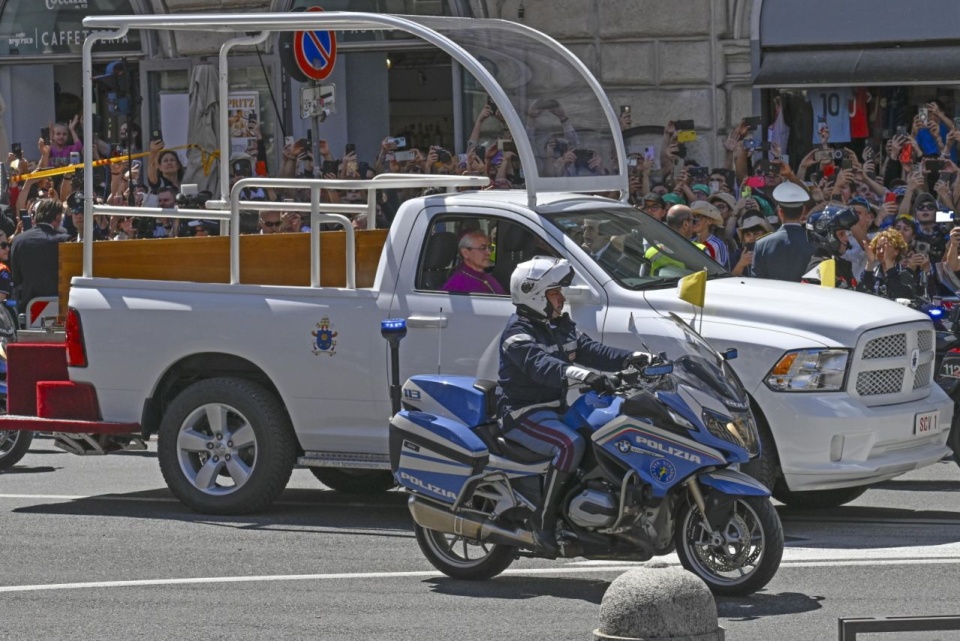 Fot. PAP/EPA/CIRO FUSCO