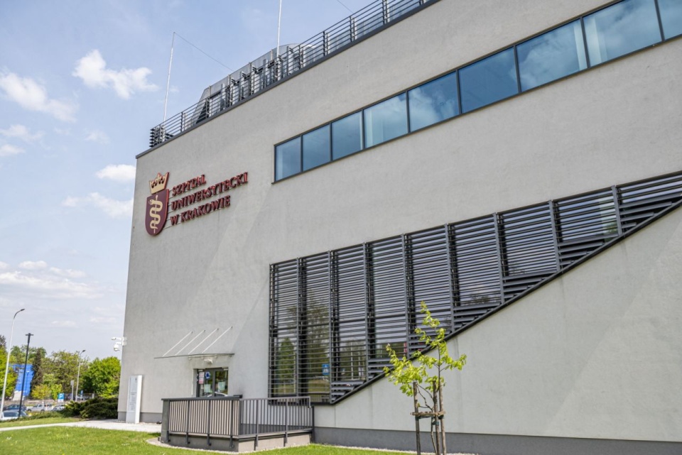 Ortopedę krakowskiego Szpitala Uniwersyteckiego we wtorek zaatakował nożem 35-letni pacjent. Lekarz mimo wysiłków personelu medycznego zmarł. Fot. PAP/Art Service