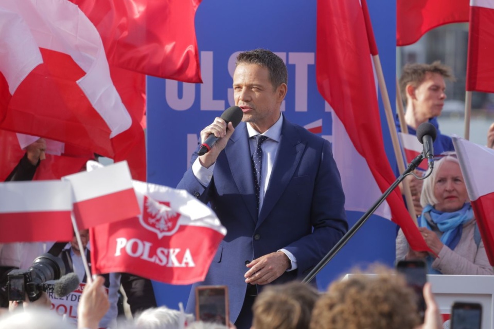 Nie ma miejsca w polskiej polityce dla ludzi, którzy wygłaszają hasła antysemickie czy prorosyjskie - tak mówił podczas spotkania z wyborcami kandydat Koalicji Obywatelskiej na prezydenta Rafał Trzaskowski. Fot. PAP/Tomasz Waszczuk