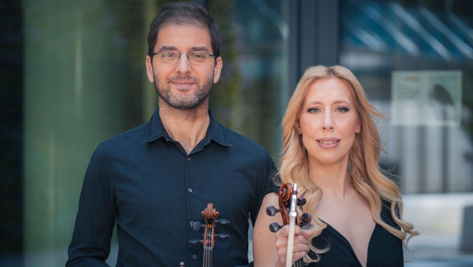 Emilia Goch-Salvador – altowiolistka, dyrektor Baltic Neopolis Orchestra i Emanuel Salvador – skrzypek, koncertmistrz Orkiestry. Fot. Materiały prasowe BNO