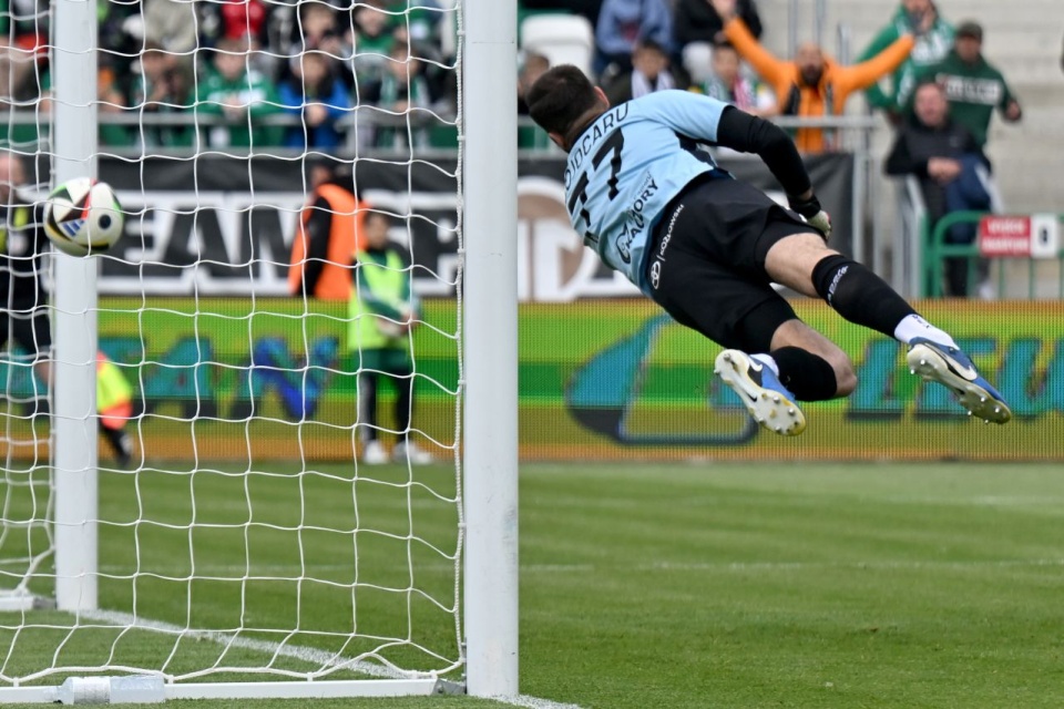 Bramkarz Pogoni Szczecin Valentin Cojocaru. PAP/Piotr Polak