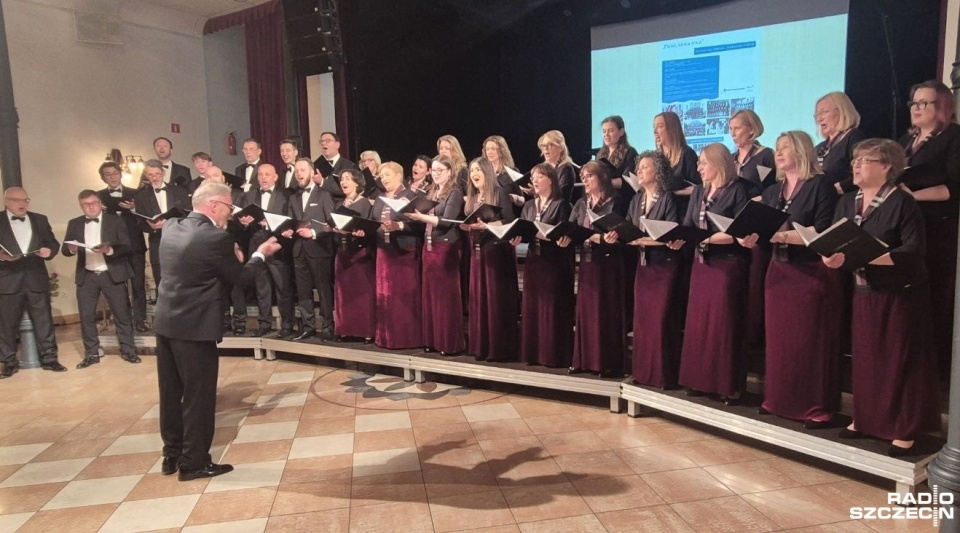 Chór Kameralny Collegium Musicum z Olsztyna pod dyrekcją Janusza Wilińskiego