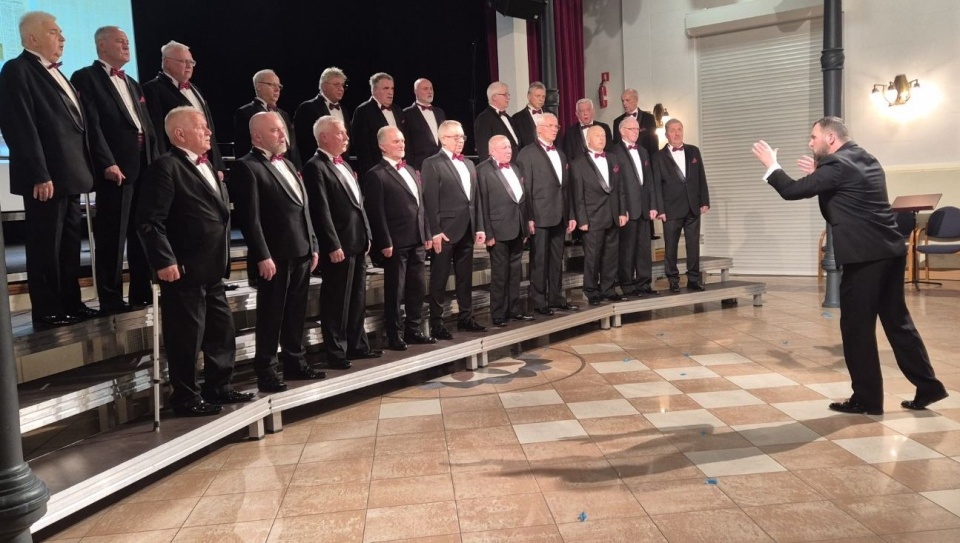 Chór Męski "Słowiki 60" im. prof. Jana Szyrockiego pod dyrekcją Ireneusza Radzika. Fot. Dorota Zamolska [Radio Szczecin]