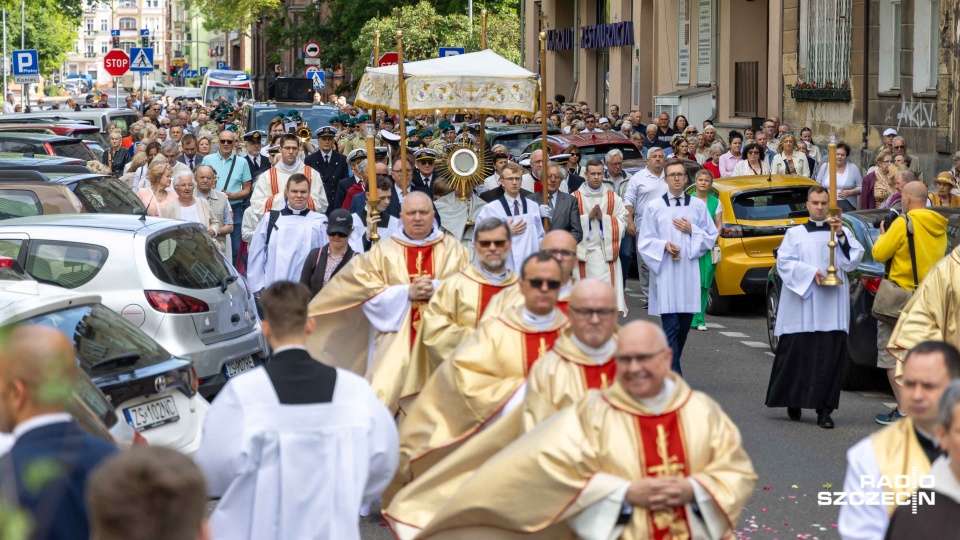 Procesja Bożego Ciała w Szczecinie. Fot. Robert Stachnik [Radio Szczecin]