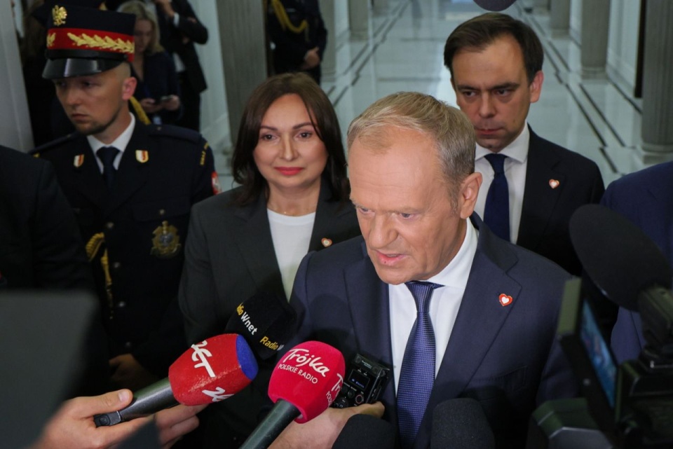 Myślę, że pan prezydent szybko przyzwyczai się do realnej sytuacji w Polsce - powiedział szef rządu dziennikarzom w Sejmie. Fot. PAP/Paweł Supernak