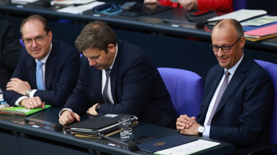 Alexander Dobrindt podczas debaty budżetowej w parlamencie ocenił, że kontrole graniczne przynoszą efekty i Niemcy będą je przedłużać. PAP/EPA/CLEMENS BILAN