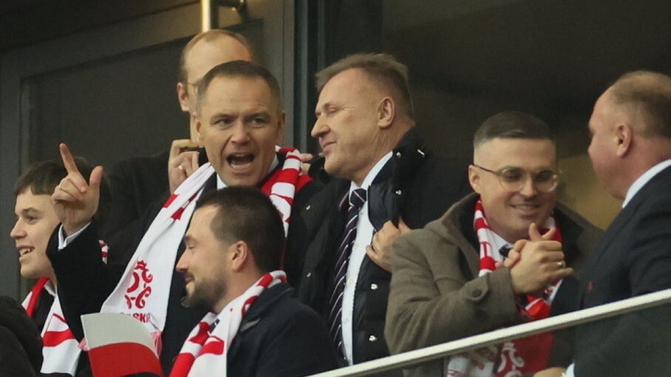 Prezydent RP Karol Nawrocki i prezes PZPN Cezary Kulesza na trybunach podczas meczu eliminacyjnego piłkarskich mistrzostw świata z Holandią w Warszawie. PAP/Leszek Szymański