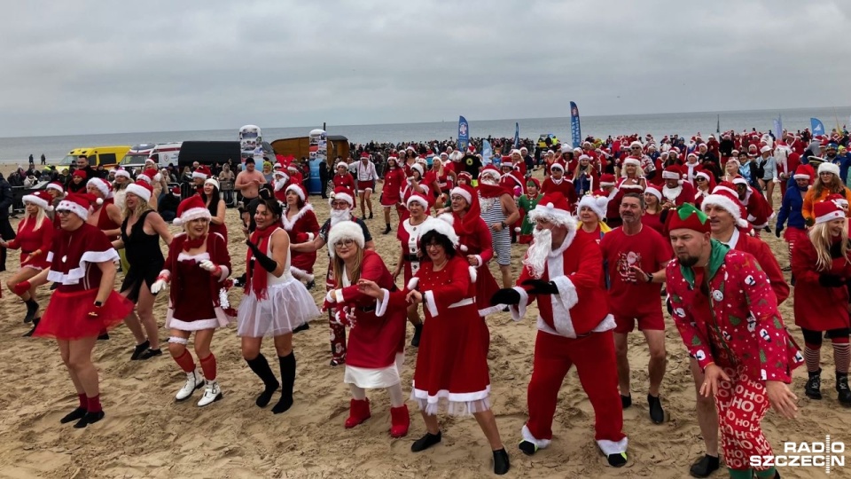 Świnoujście. Inwazja Morsujących Mikołajów [ZDJĘCIA]