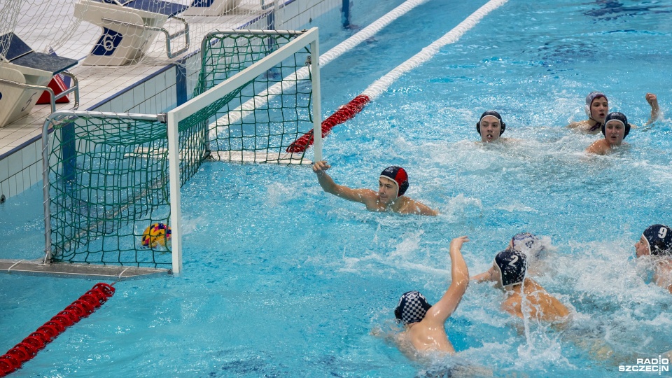 Trwa Democo Cup w piłce wodnej [ZDJĘCIA]