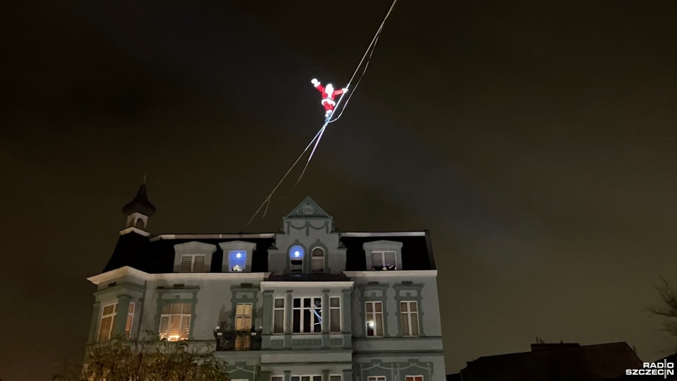 Atrakcje w Świnoujściu: Mikołaj na linie, ozdoby, choinka, elfy, alpaki... [ZDJĘCIA]